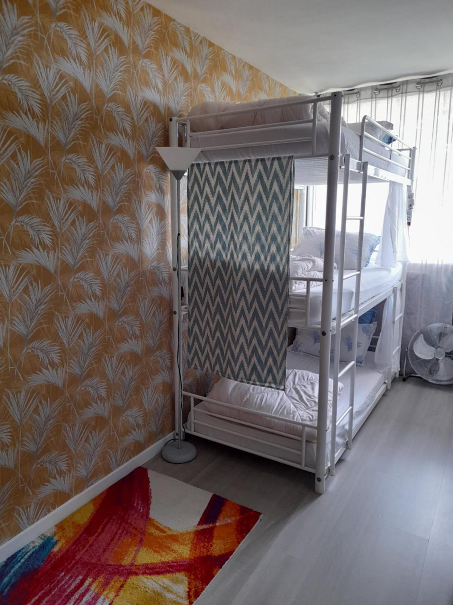 Homestay Just For Sleep: Evening With Host Check-in Bobigny